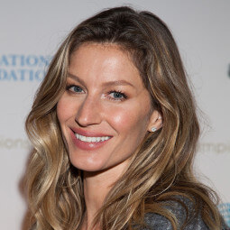 Gisele bundchen with long dark blonde hair