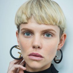 pintrest short hair looks: The blonde bowl haircut