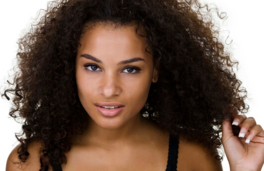 natural hair woman with curly locks