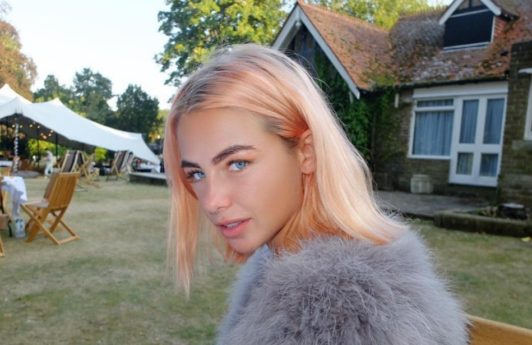 jess woodley peach hair