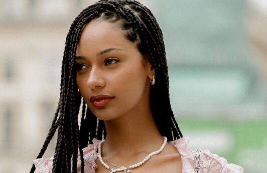 woman with medium box braids