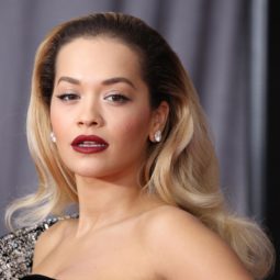 rita ora long wavy blonde hair with dark roots