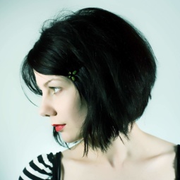 short hairstyles for thick hair