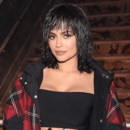 kylie jenner with shaggy hairstyle nyfw